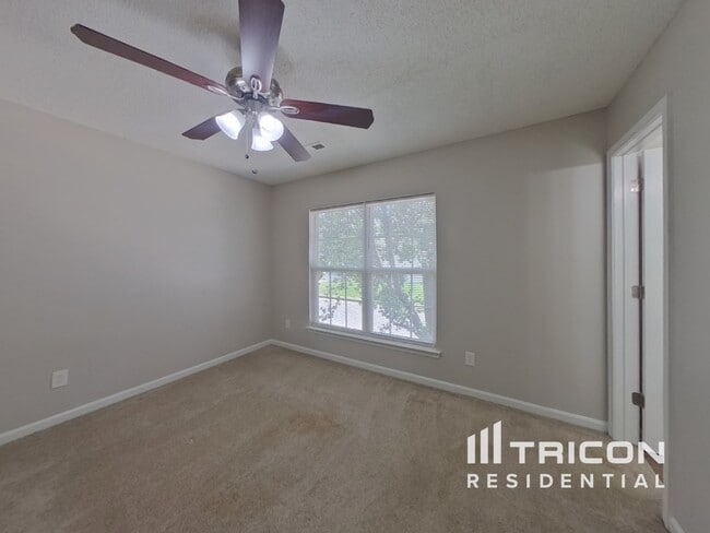 Building Photo - 6303 McIntyre Ridge Dr