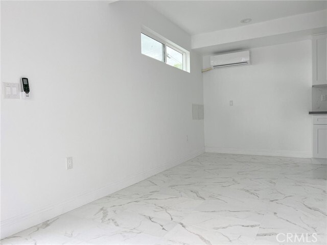 Building Photo - 1102 Larimore Ave