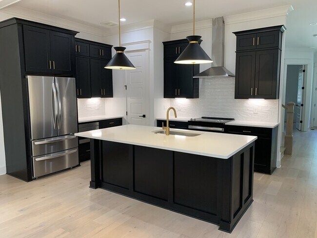 Foto del edificio - 1408 Lischey Ave