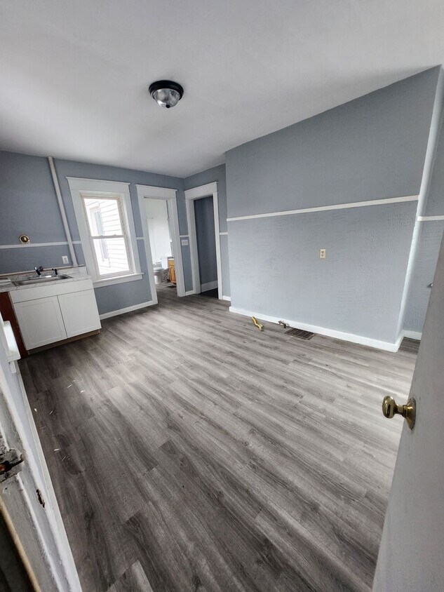 Primary Photo - 3 bedroom on west side