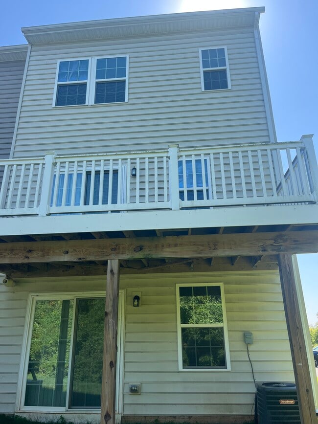 Building Photo - 10 Laurel Gate Ct