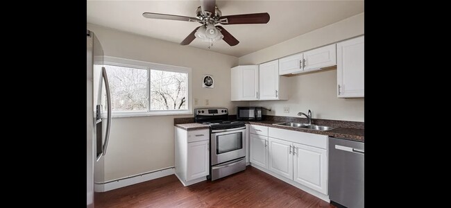 Building Photo - 523 Ambridge Ave