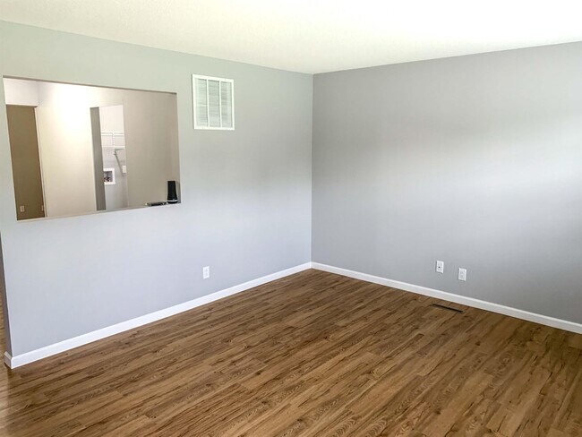 Building Photo - 2541 Maybury Rd