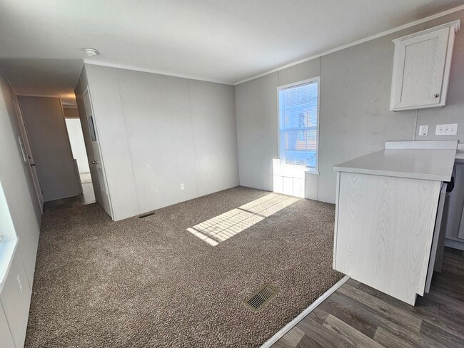 Building Photo - 46000 Geddes Rd