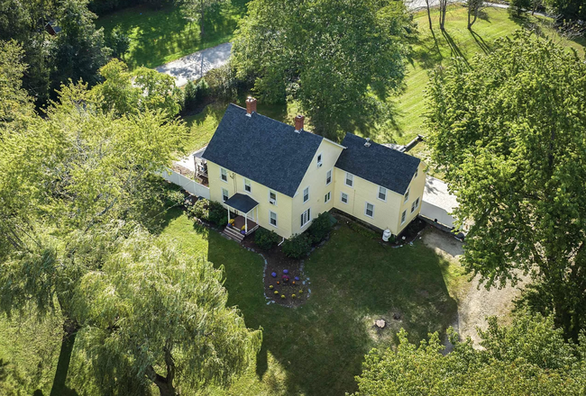 Building Photo - 2 Emery Ln
