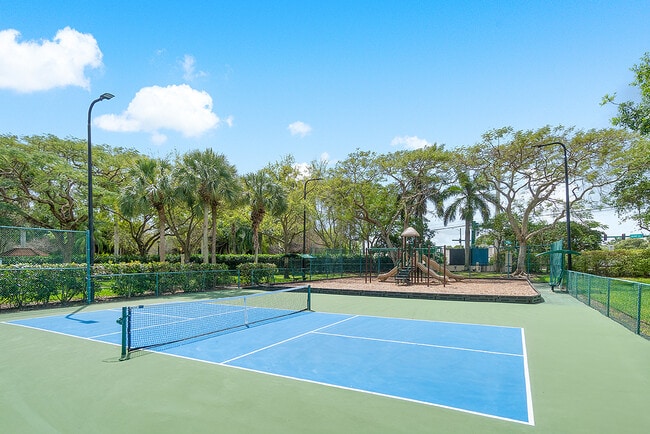 Building Photo - Cortland Portofino Place