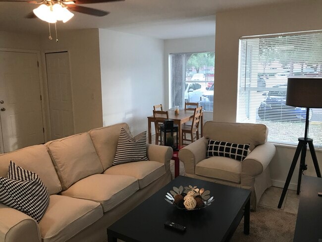 Foto del edificio - 4740 Walden Cir