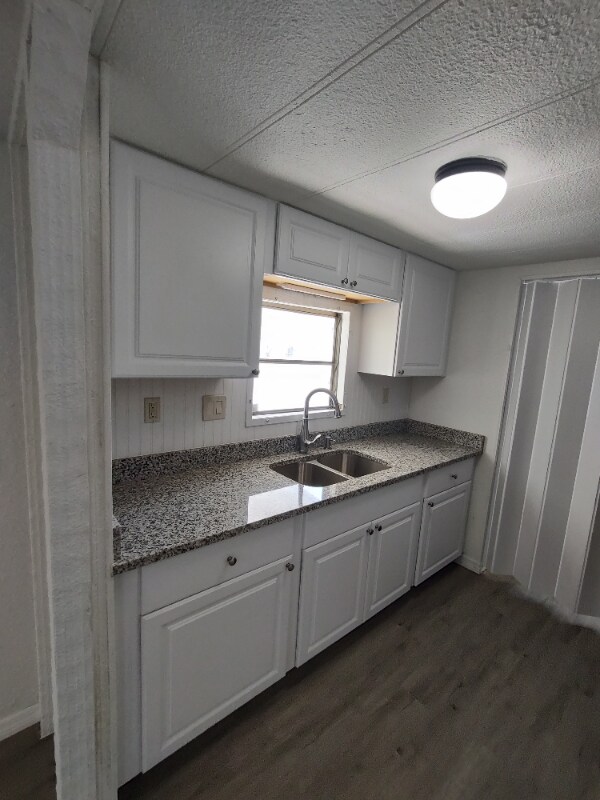 Building Photo - 799 E Klosterman Rd