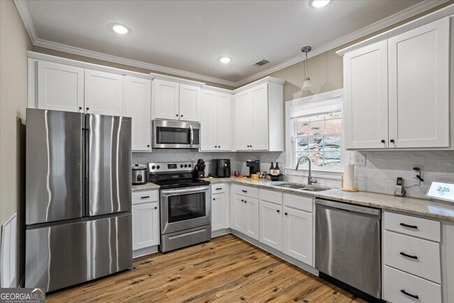 Foto del edificio - 212 Huntington Shoals Dr
