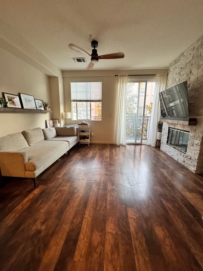 Living Room - 22657 Town Dr