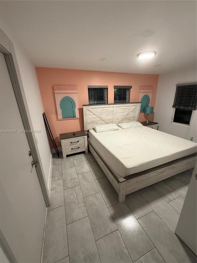 Foto del edificio - 2020 Washington St