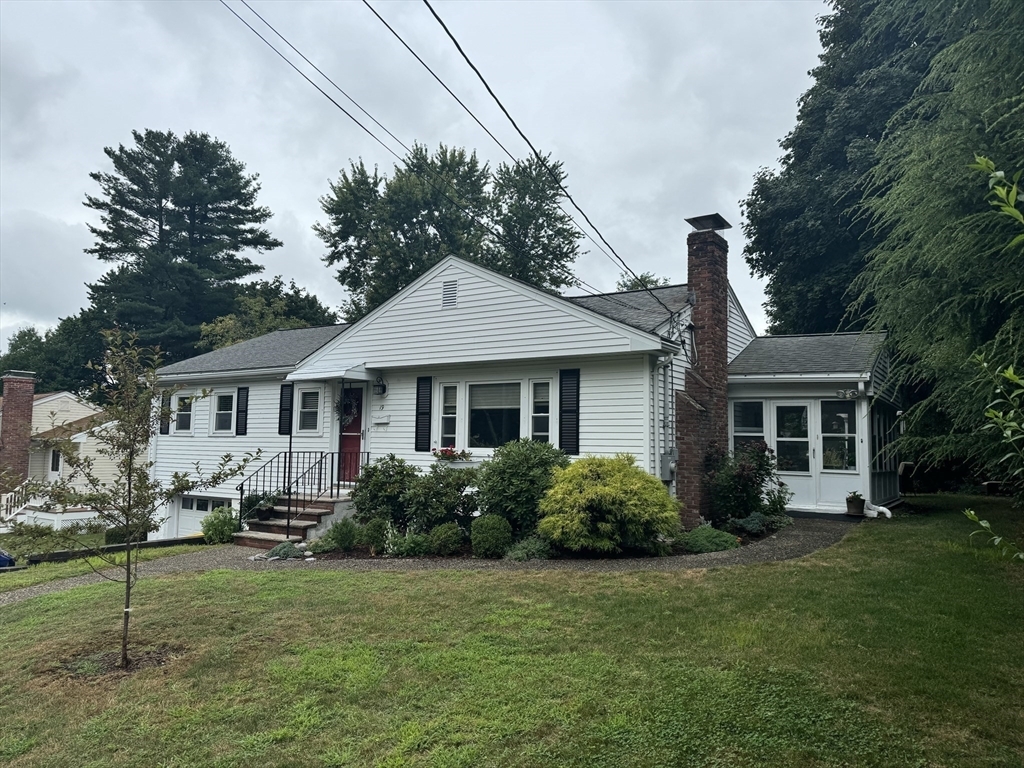 Primary Photo - 19 Elda Dr