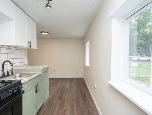 Foto del edificio - 1142 E Kentucky St