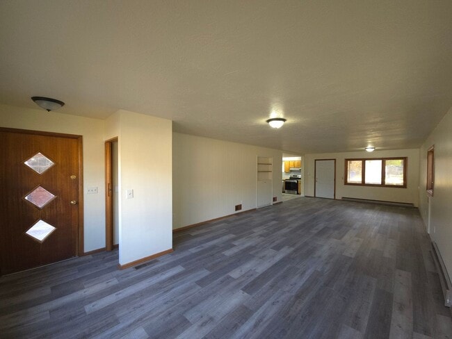 Building Photo - 508 S Main St