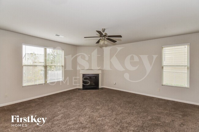 Foto del edificio - 4682 Brookwood Pl