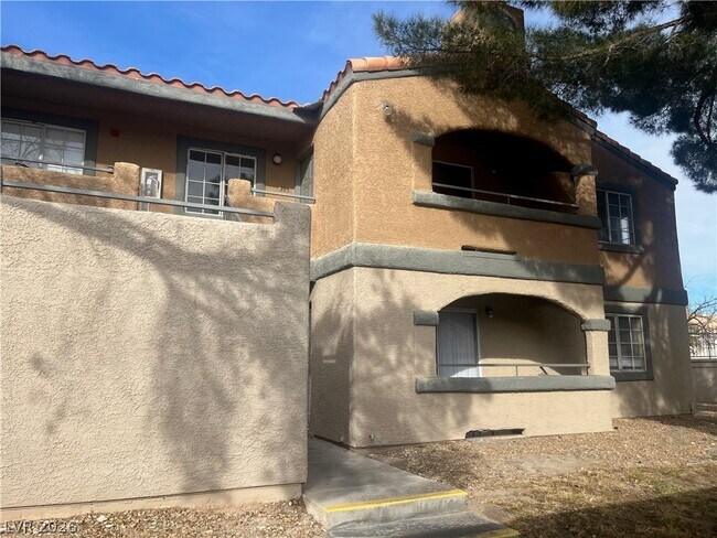 Foto del edificio - 5250 Mission Carmel Ln