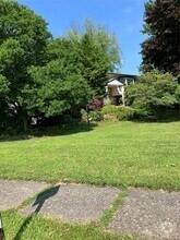 Building Photo - 18 Briarwood Ave