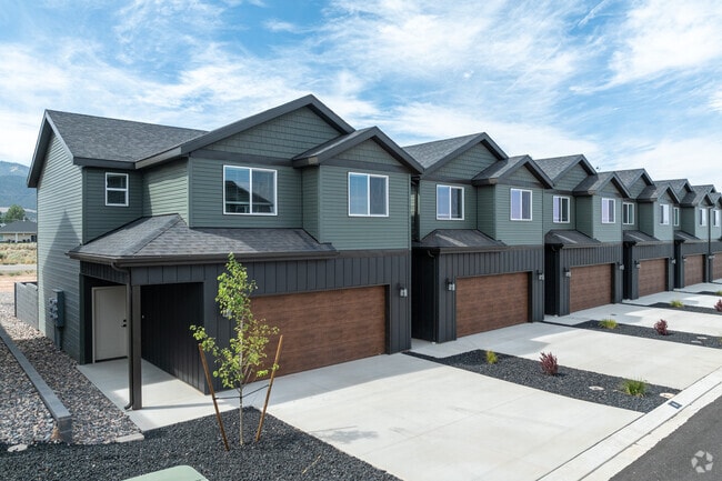 Building Photo - Falcon Ridge