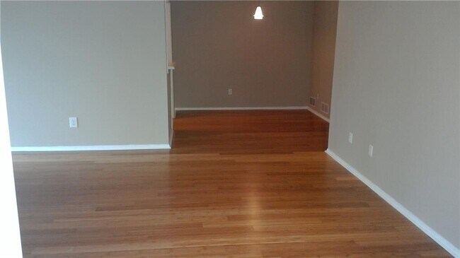 Foto del edificio - 2109 Augusta Dr