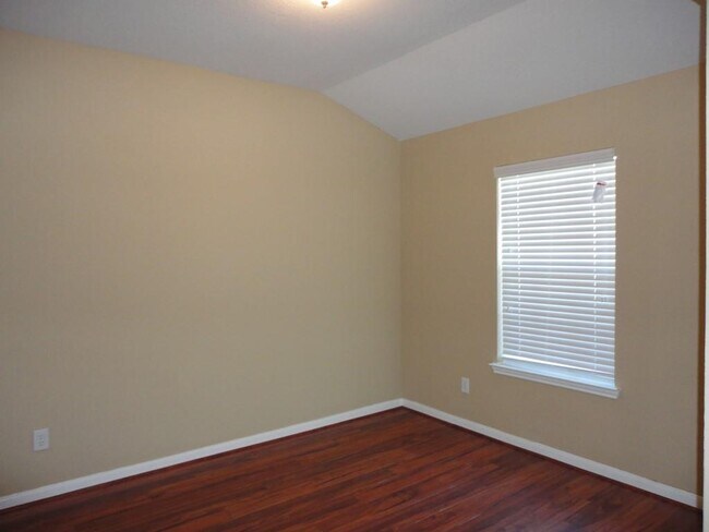 Building Photo - 3230 Legends Creek Dr