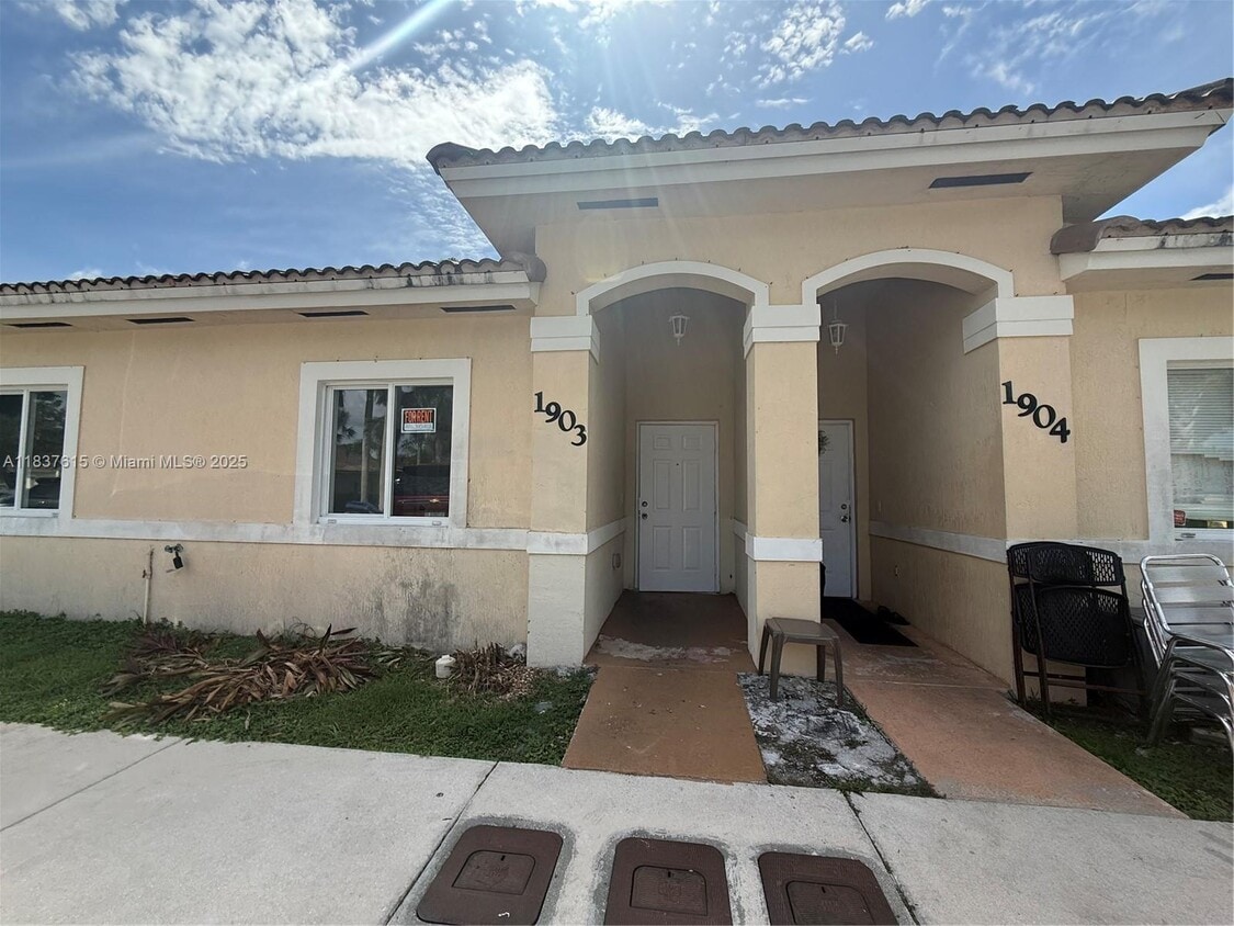 Primary Photo - 13212 Old Biscayne Dr