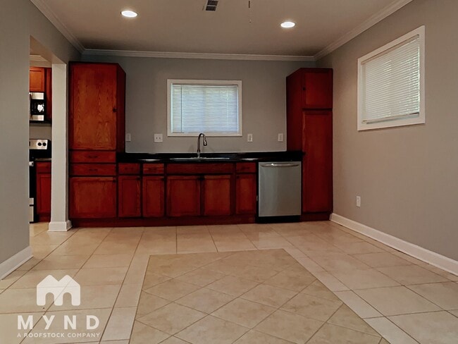 Building Photo - 5842 Olivet Dr