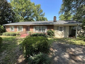 Building Photo - 317 Clarendon Dr
