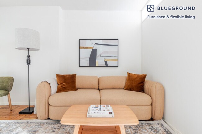 Foto del edificio - 300 E 46th St