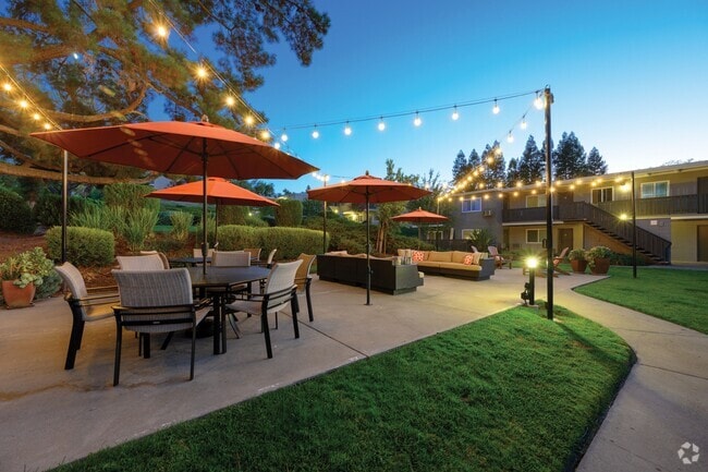 Building Photo - Pleasanton Heights