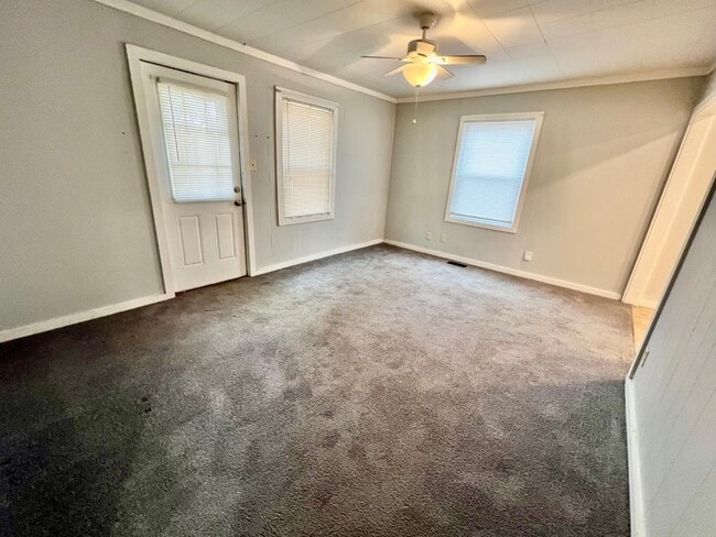 Foto del edificio - 1211 Dickson Ave