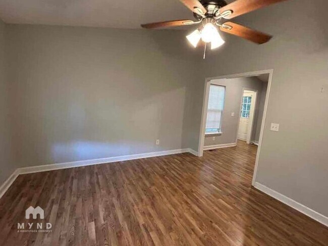 Foto del edificio - 366 Lockwood Dr