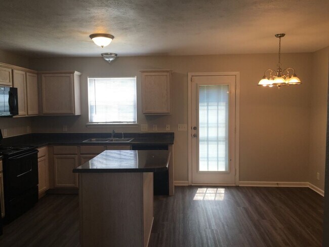 Foto del edificio - Charming townhome in LaVergne