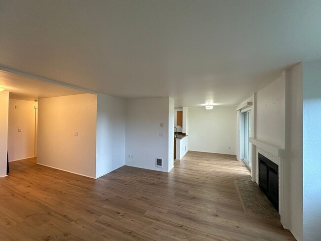 Foto del edificio - Sterling Heights Condo - Bellevue