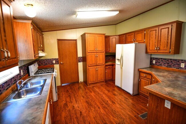 Building Photo - 115 Wagon Wheel Cir
