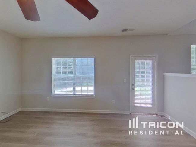 Building Photo - 660 Escalade Dr