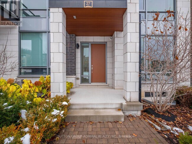 Photo du bâtiment - 27 Adaskin Ave