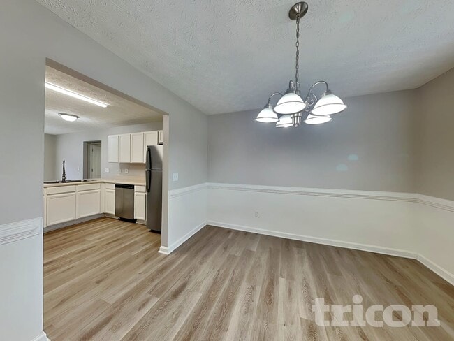 Building Photo - 35 Trelawney Ln