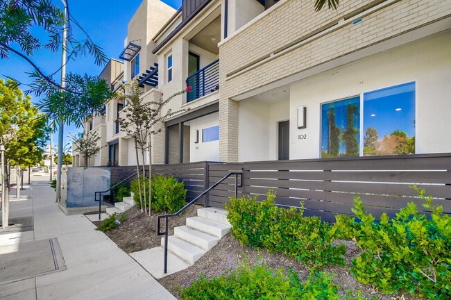 Foto del edificio - Welcome to your modern La Mesa townhome wi...