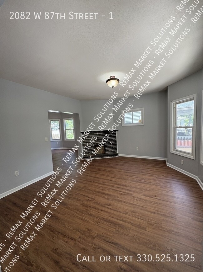 Building Photo - 2082 W 87th St