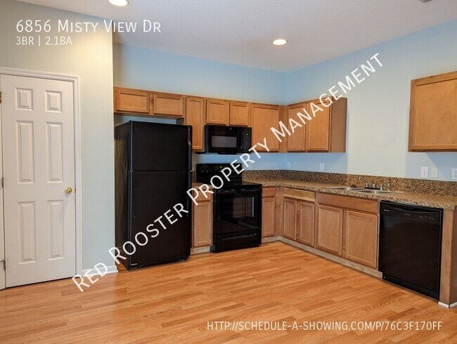 Foto del edificio - 3 bedroom townhouse, Lakeside community, P...