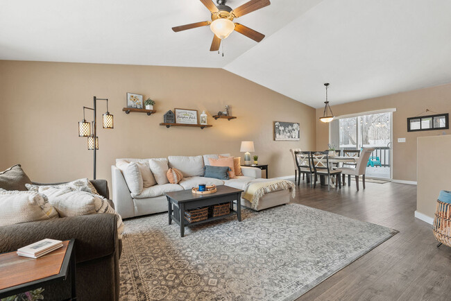 Building Photo - 18 Carnegie Dr