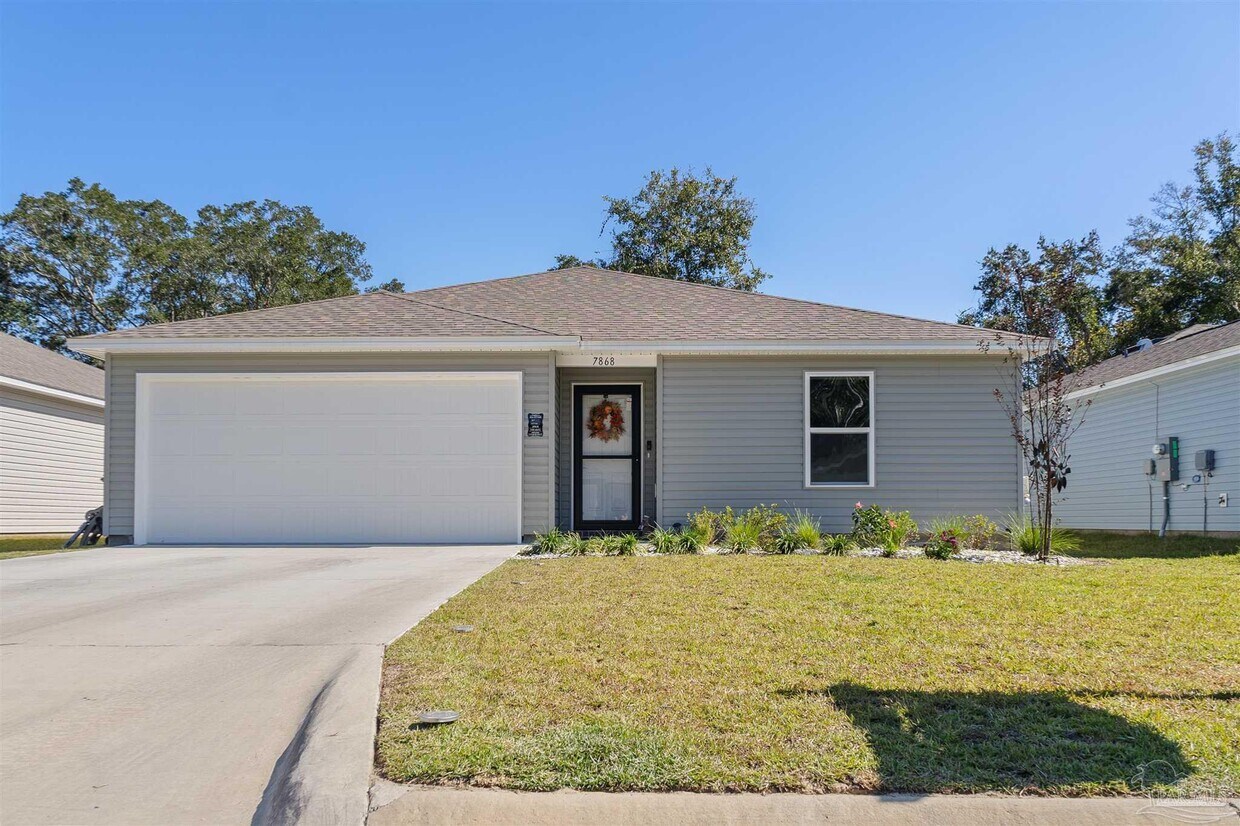 Foto principal - 7868 Maxton Rd