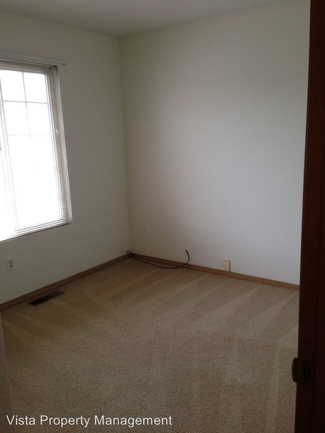 Building Photo - 3 br, 2 bath House - 3533 Mapleview Dr NE