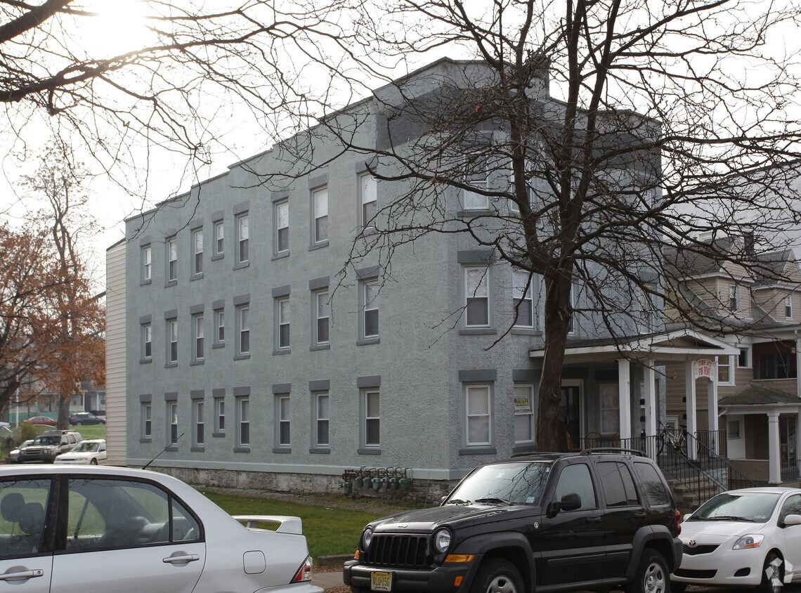 Primary Photo - 326 Taylor Ave