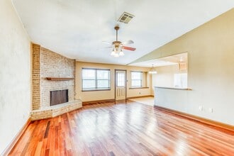 Building Photo - 21611 Glenbranch Dr