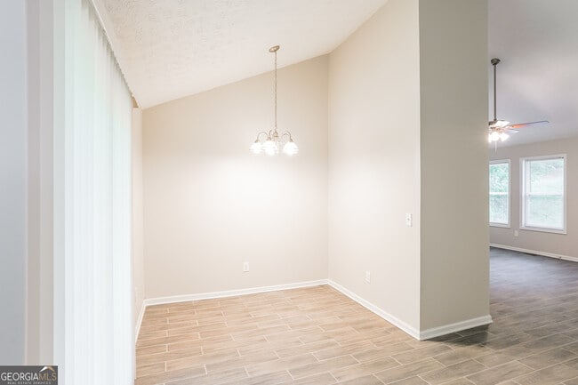 Foto del edificio - 491 Pineland Cir