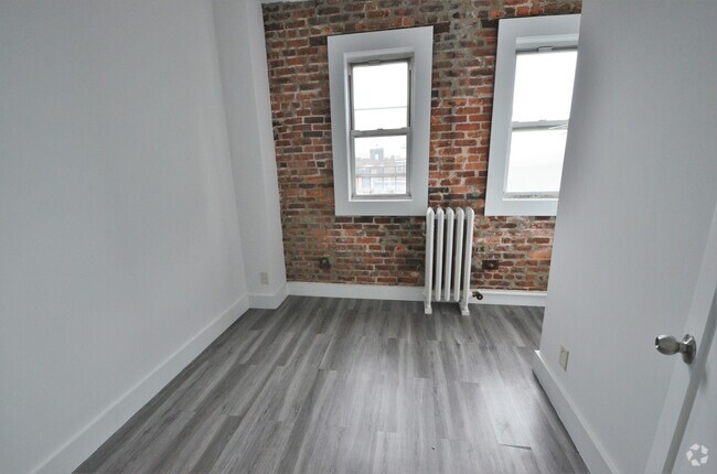 Building Photo - 80 Kilmarnock St