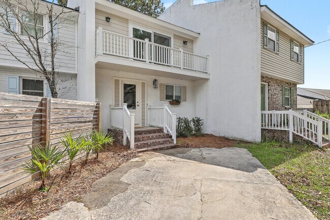 Foto del edificio - 958 Myrtle Ct