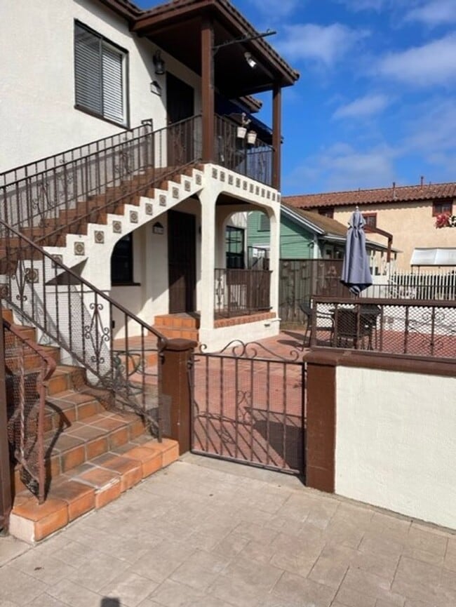 Building Photo - Charming 2-Bedroom Bungalow in the Heart o...