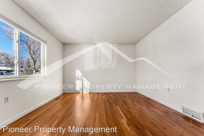 Building Photo - 3 br, 1.5 bath House - 594 S Eaton St